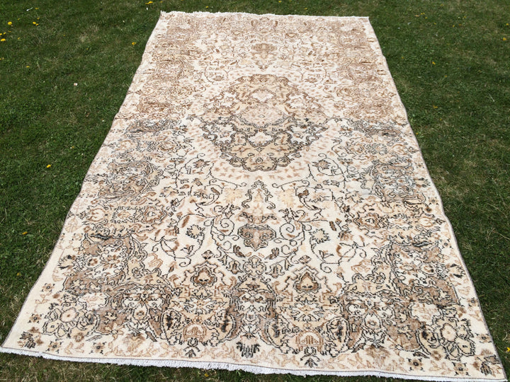 Rust Turkish Oushak Rug 5' 6" x 10' Hand-Knotted detail