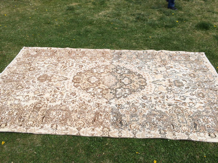 Rust Turkish Oushak Rug 5' 6" x 10' Hand-Knotted border