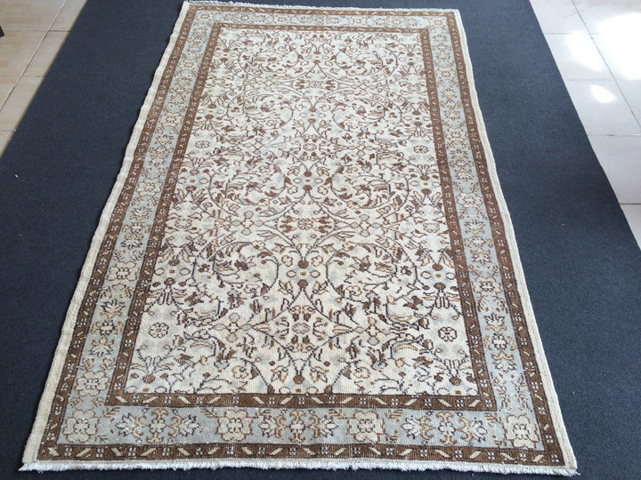 Turkish Oushak Rug 2'6" x 12' Hand-Knotted detail