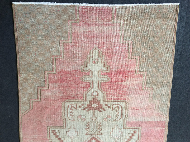 Turkish Runner Rug 4' x 8' 5" Hand-Knotted pattern