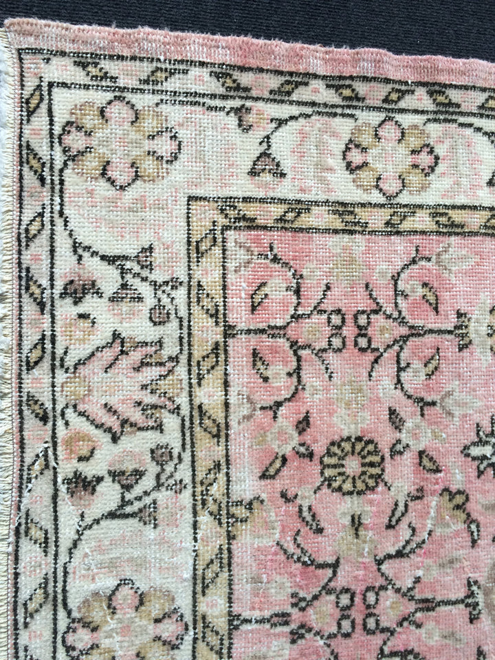 Pink Runner Rug 4' x 7' - No. WR42925
