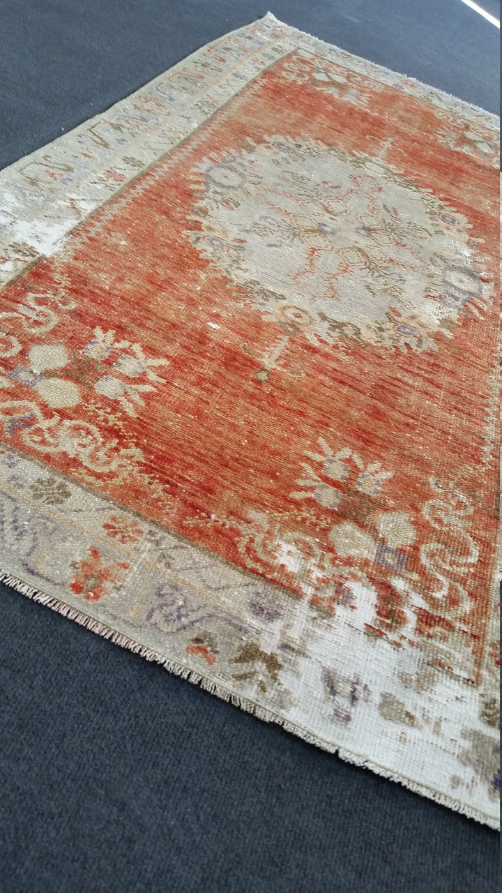 Turkish Oushak Rug Hand-Knotted texture