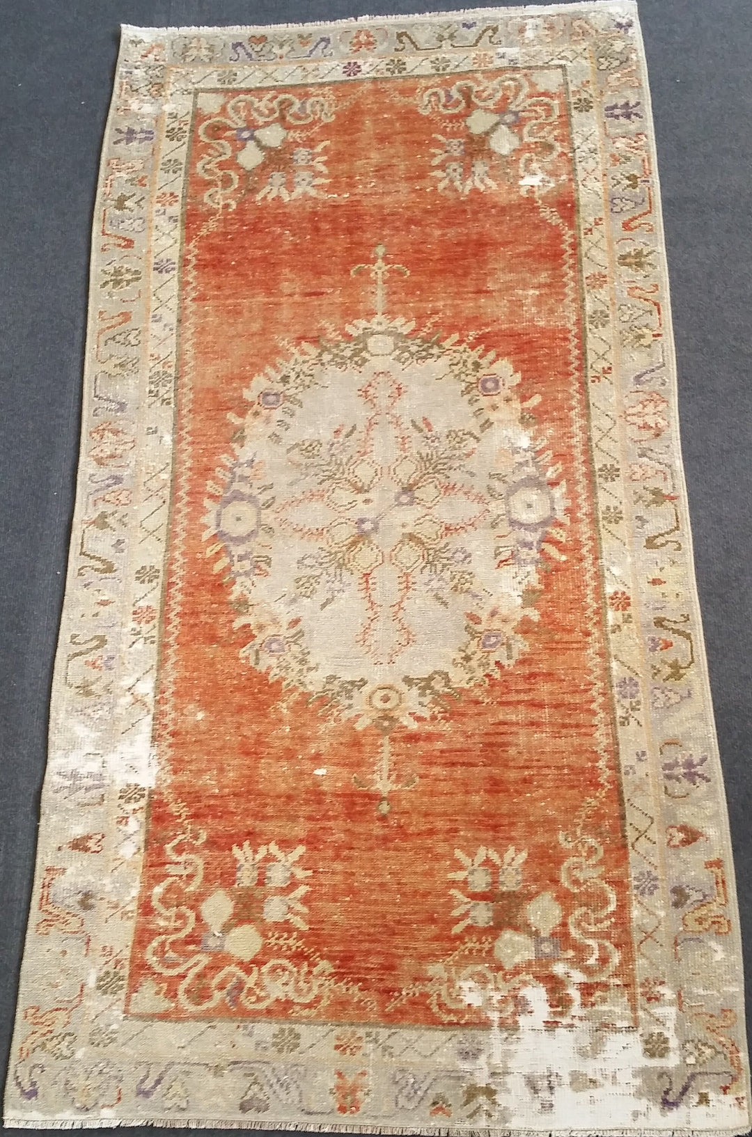 Turkish Oushak Rug Hand-Knotted detail