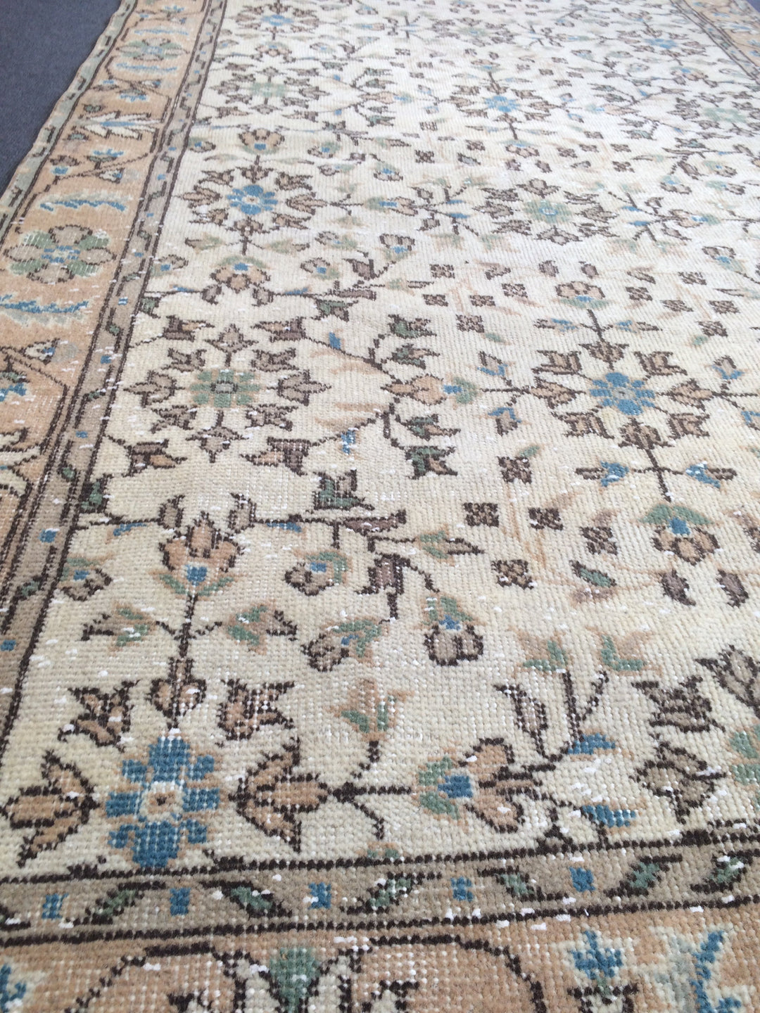 Turkish Oushak Rug Hand-Knotted view