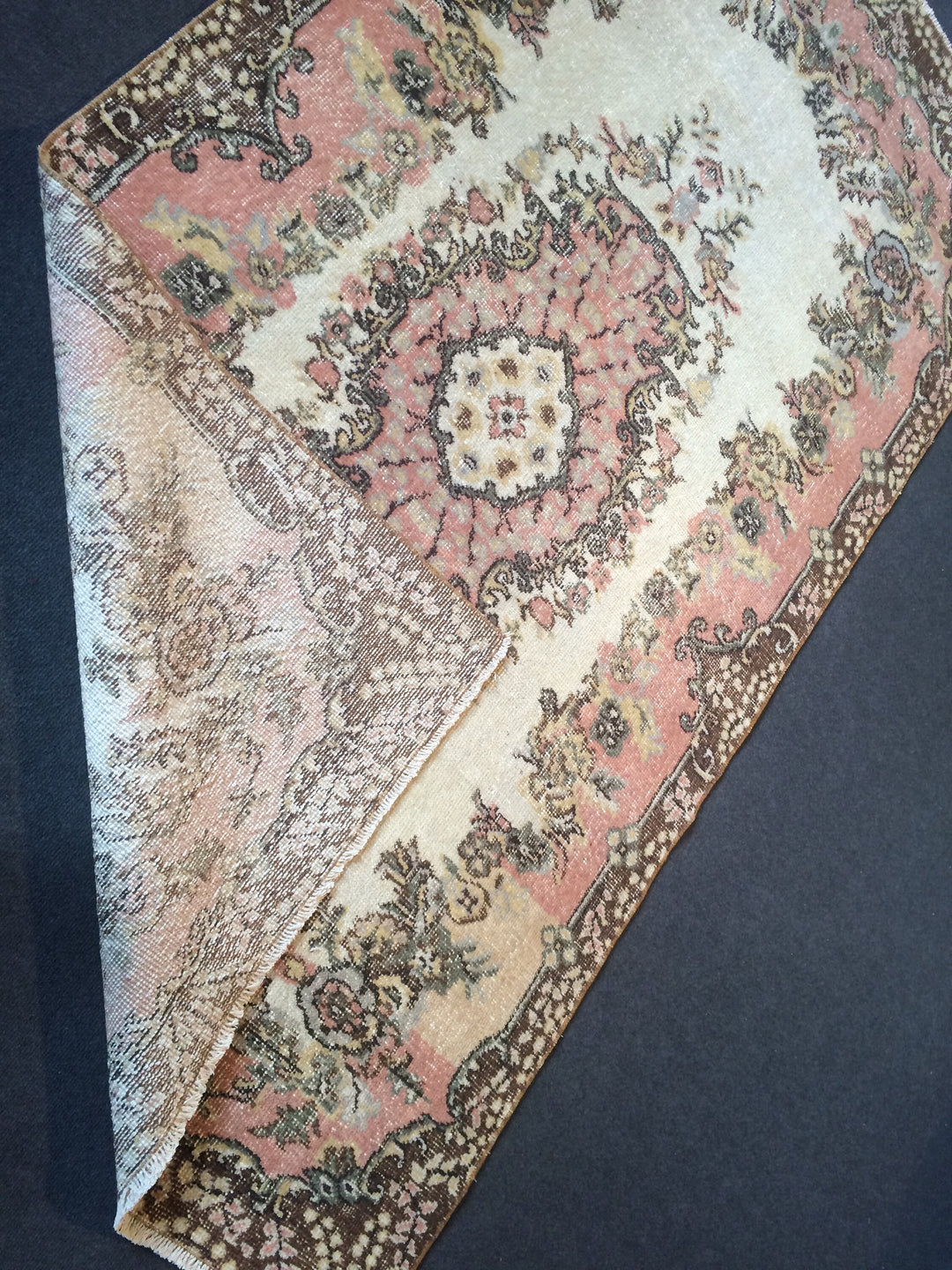 Pink Turkish Oushak Runner Rug Hand-Knotted border