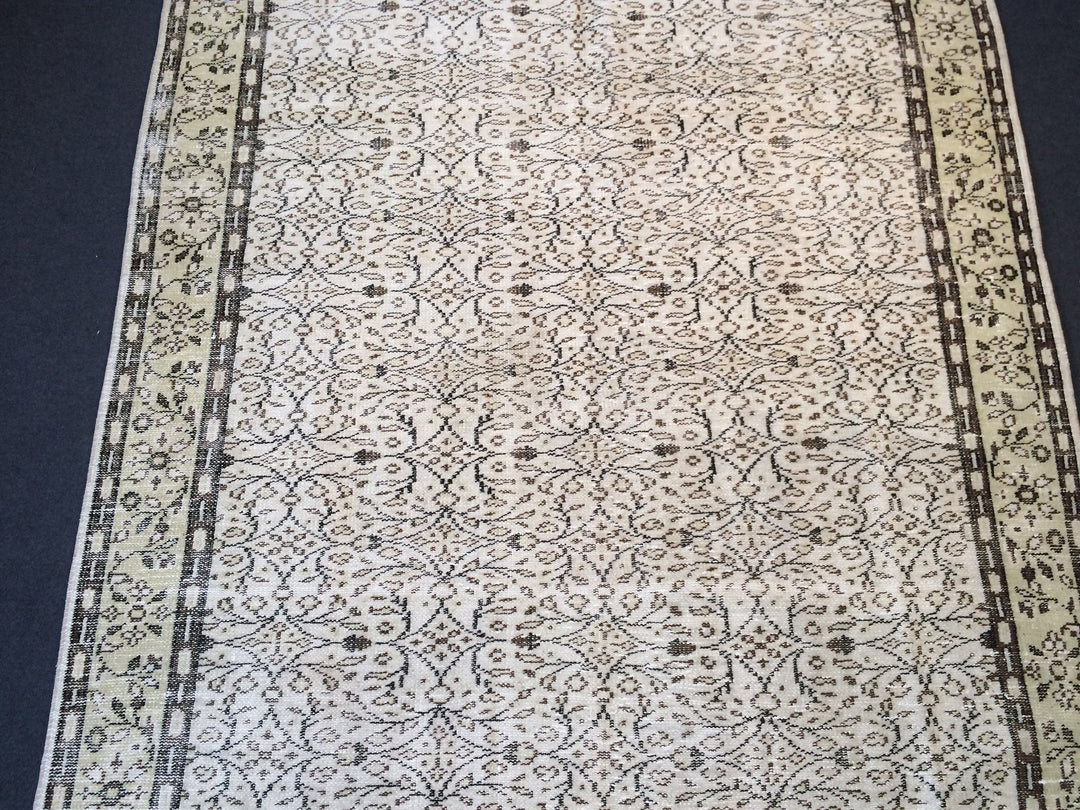 Green Turkish Runner Rug 6' x 9' 7" Hand-Knotted | No. WR70533