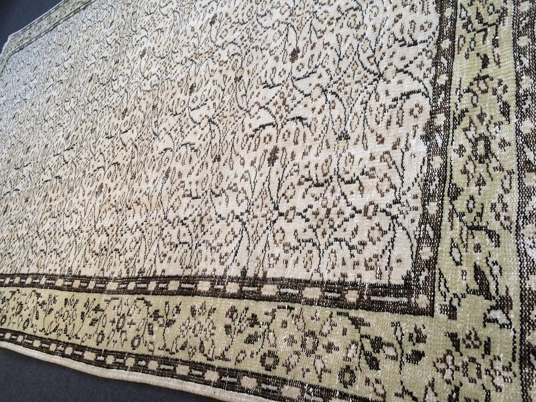 Green Turkish Runner Rug 6' x 9' 7" Hand-Knotted | No. WR70533