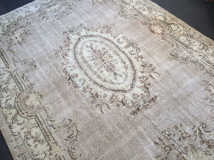 Beige Turkish Runner Rug 7' 5" x 10' Hand-Knotted detail