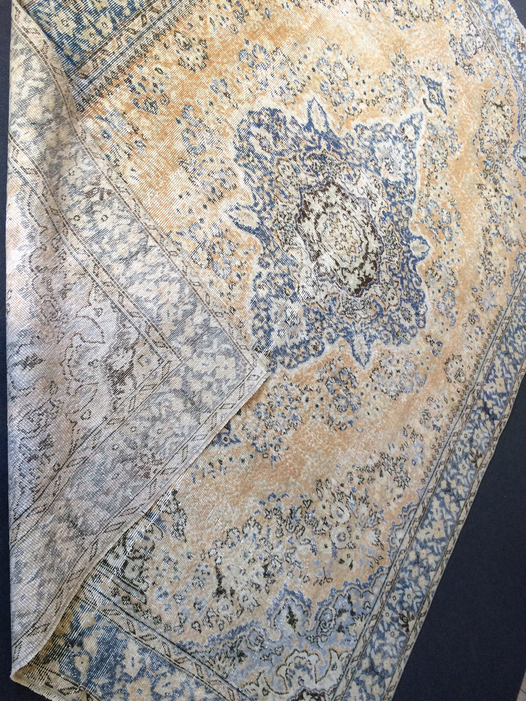 Beige Turkish Runner Rug 6' 10" x 10' Hand-Knotted border