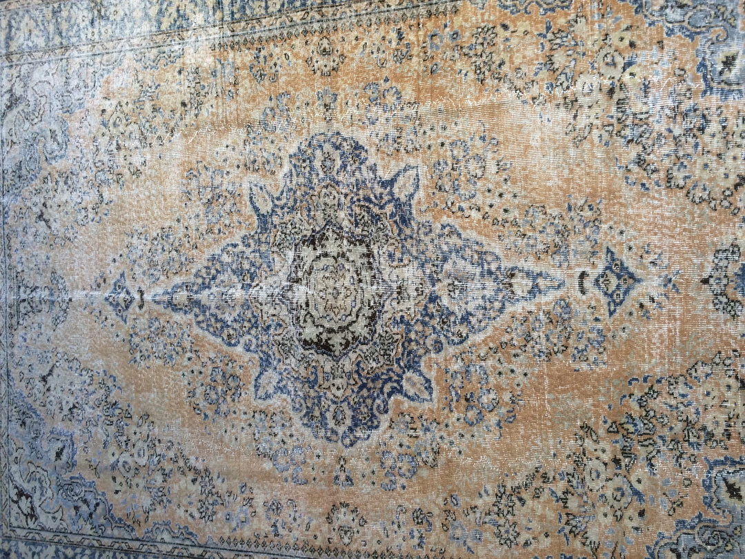 Beige Turkish Runner Rug 6' 10" x 10' Hand-Knotted detail