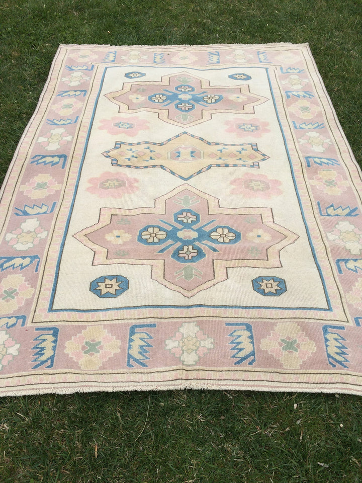Beige Turkish Runner Rug 5' 2" x 7' 4" Hand-Knotted view