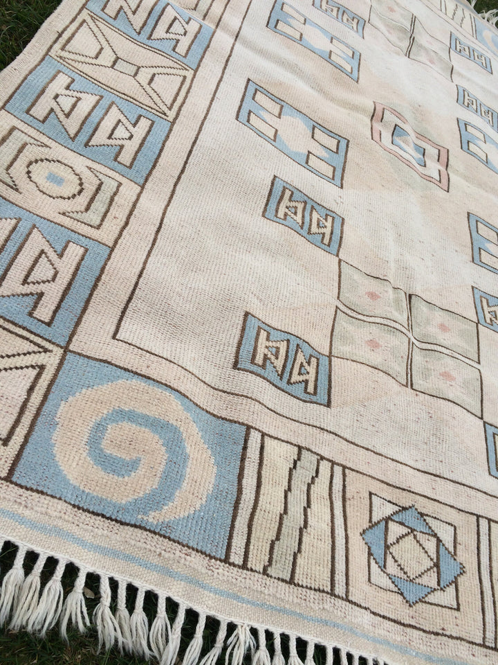 Beige Turkish Oushak Rug 5' x 8' Hand-Knotted reverse