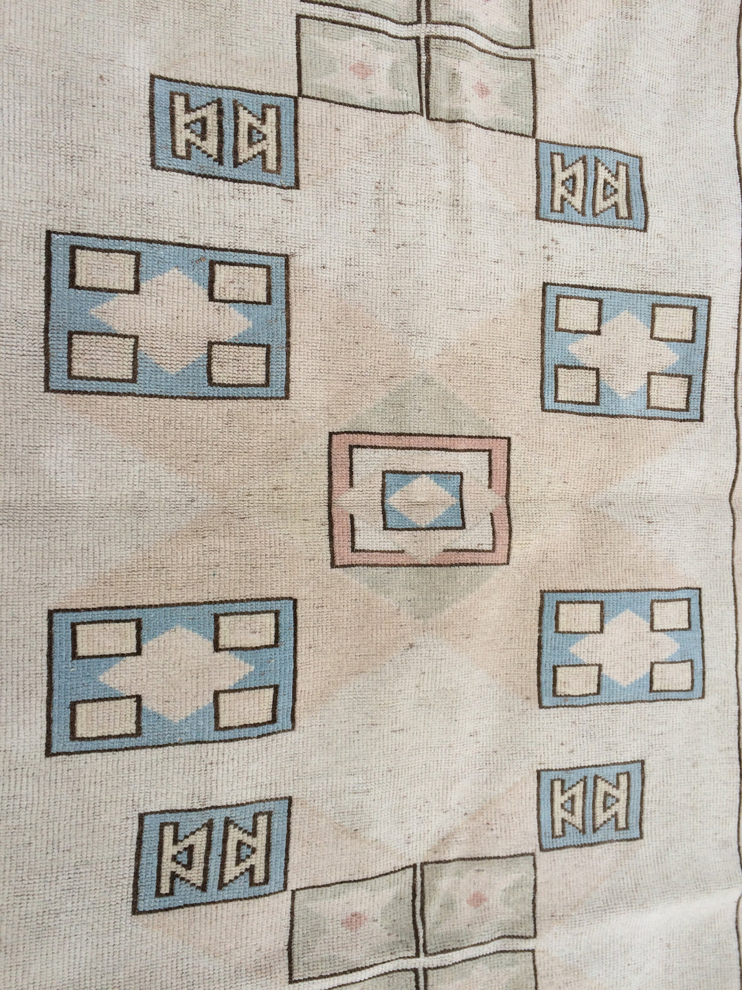 Beige Turkish Oushak Rug 5' x 8' Hand-Knotted border
