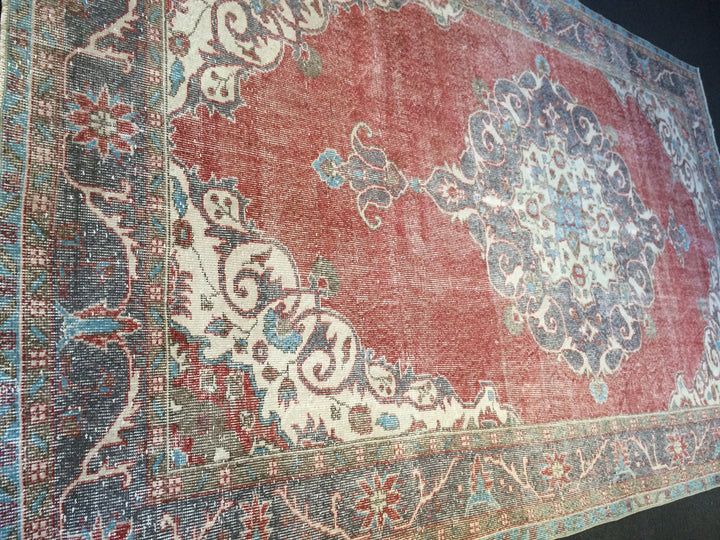 Beige Turkish Runner Rug 6' 10" x 10' 10" Hand-Knotted texture