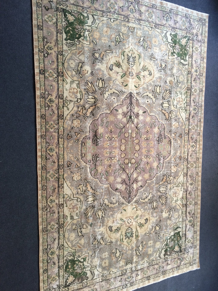 Turkish Oushak Rug 6' x 9' 6" Hand-Knotted texture