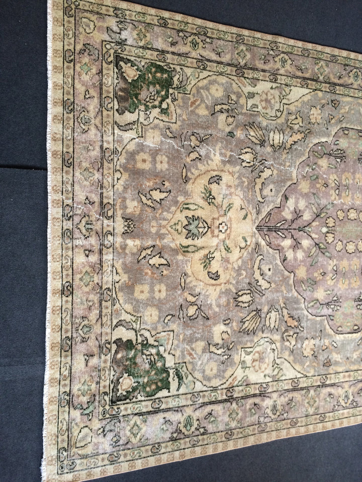 Turkish Oushak Rug 6' x 9' 6" Hand-Knotted border