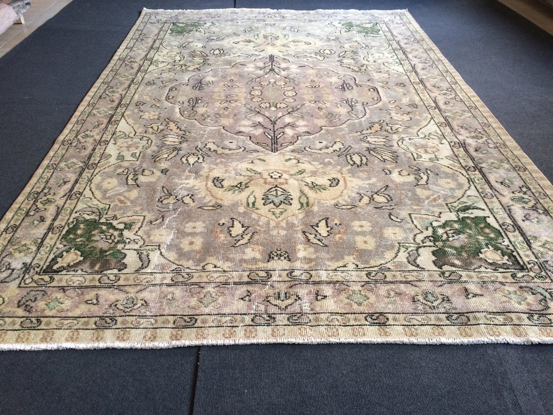 Turkish Oushak Rug 6' x 9' 6" Hand-Knotted detail