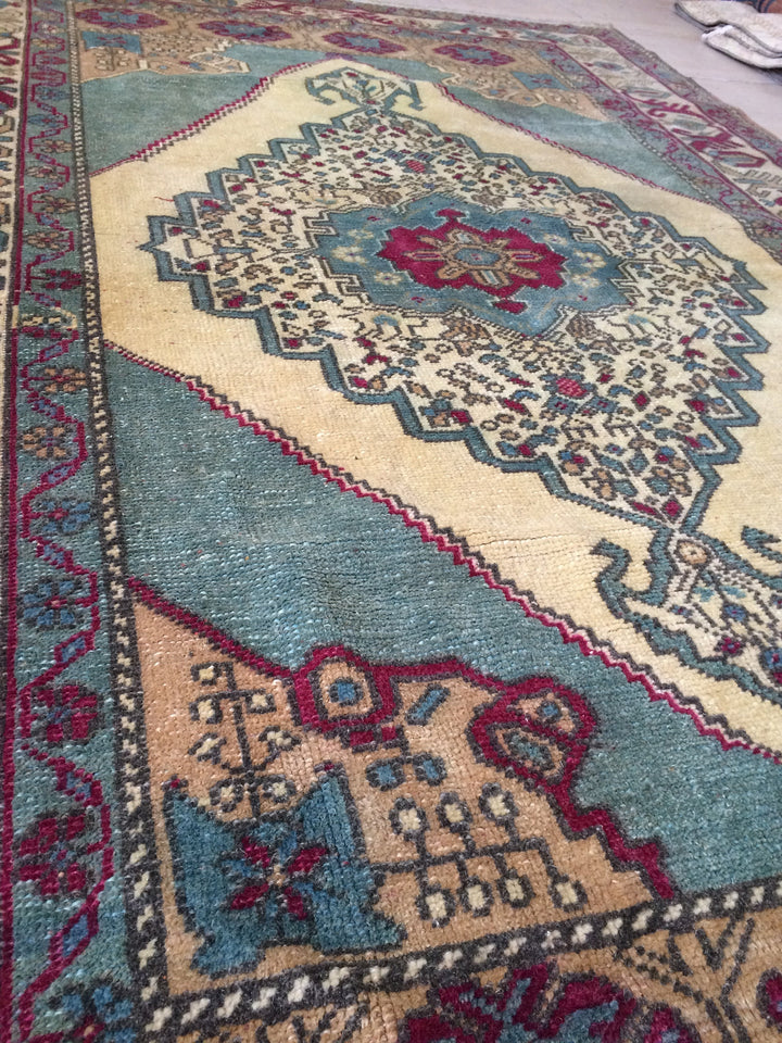Tan Turkish Oushak Rug 4' 5" x 7' Hand-Knotted texture