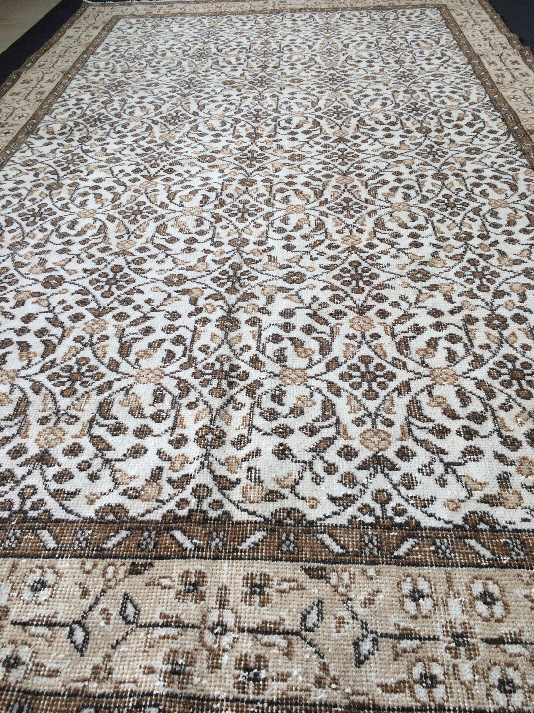Rust Turkish Oushak Rug Hand-Knotted field
