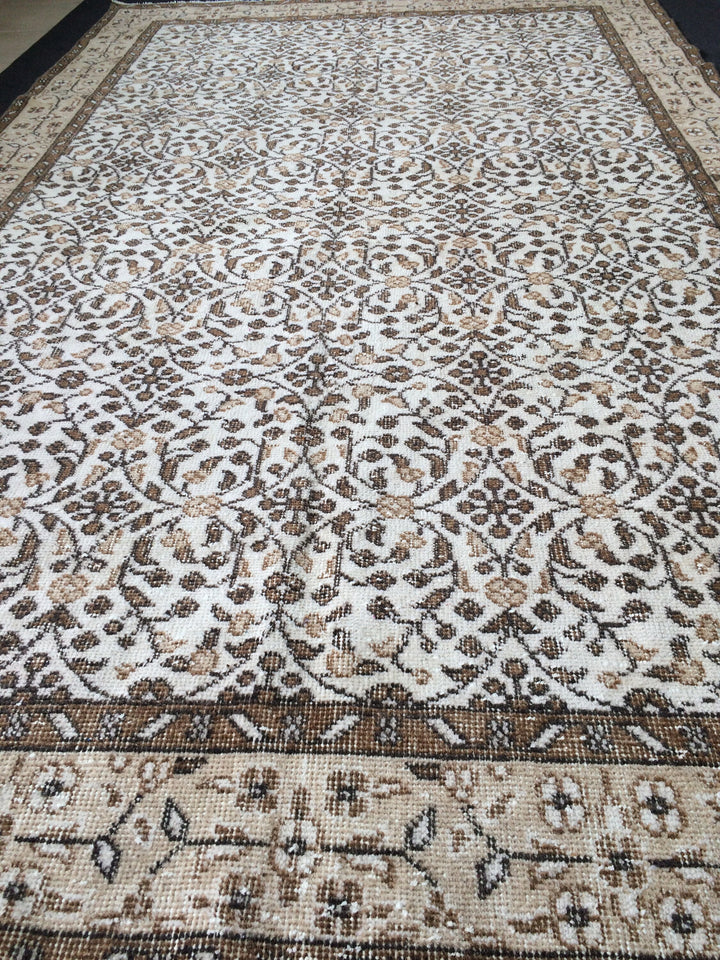 Rust Turkish Oushak Rug Hand-Knotted field