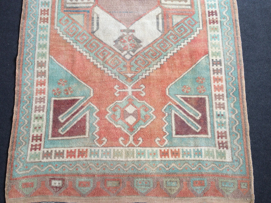 Turkish Oushak Rug Runner Hand-Knotted close-up