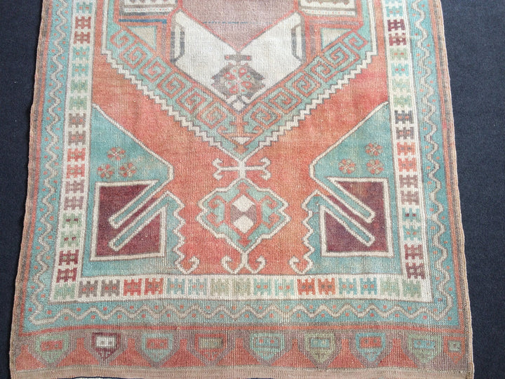 Turkish Oushak Rug Runner Hand-Knotted close-up