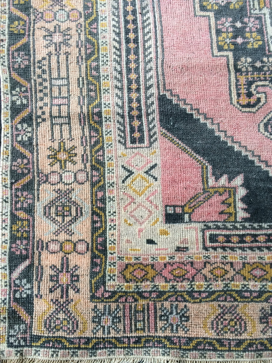 Pink Turkish Oushak Rug 4' x 6' 10" Hand-Knotted texture