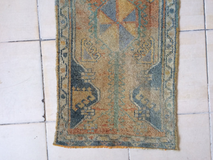 Turkish Oushak Rug Hand-Knotted pattern
