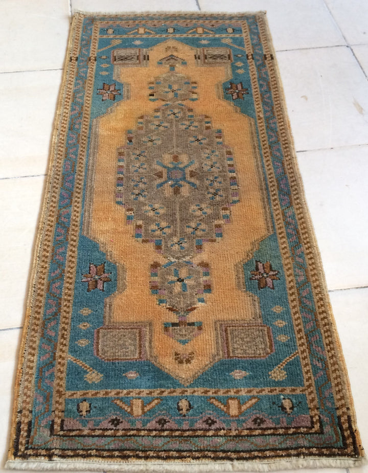 Rust Turkish Oushak Rug 3'11" x 10'7" Hand-Knotted close-up