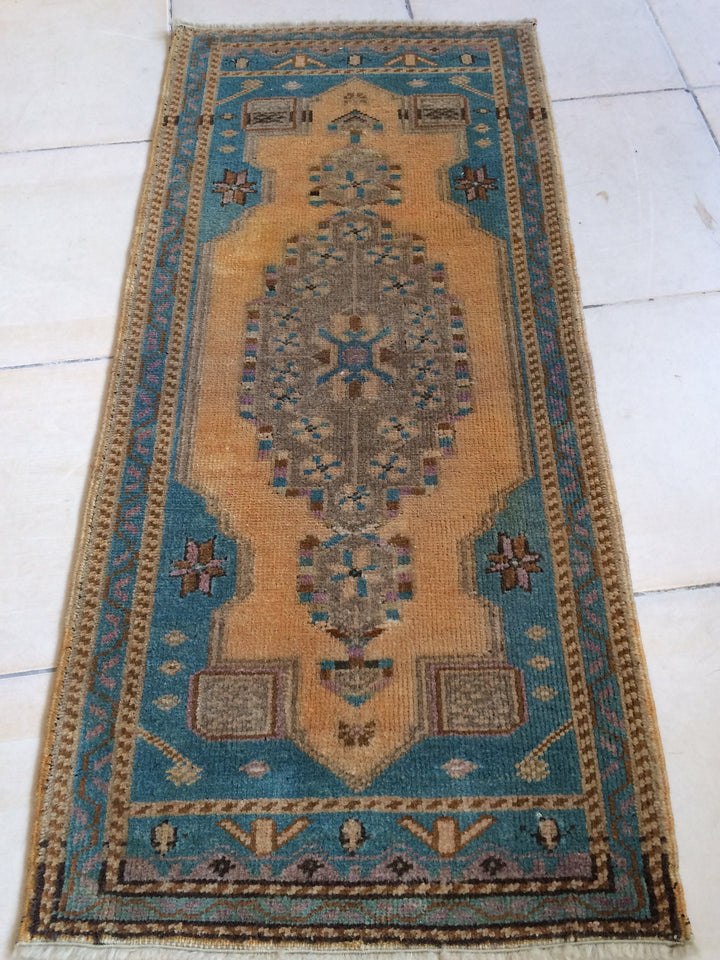 Rust Turkish Oushak Rug 3'11" x 10'7" Hand-Knotted detail