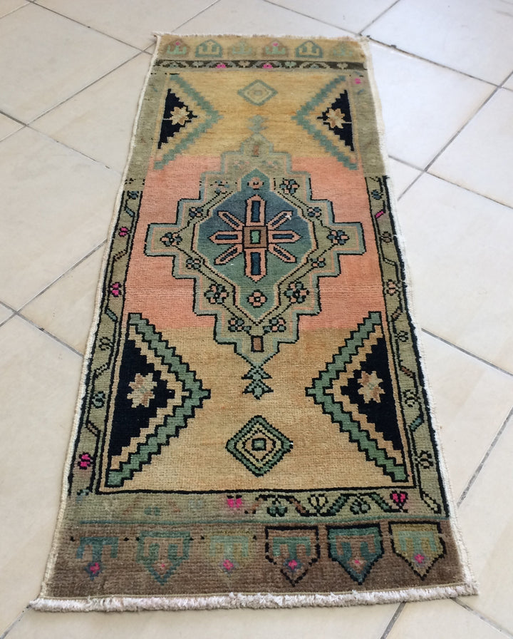 Turkish Oushak Runner Rug 2'7" x 9'10" Hand-Knotted detail