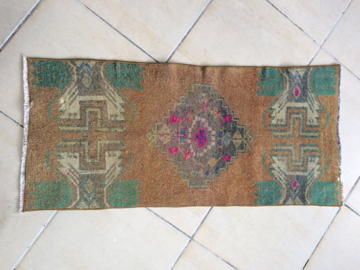 Turkish Oushak Rug 2'6" x 8'0" Hand-Knotted pattern