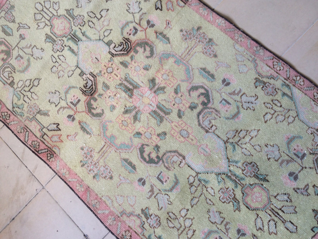 Turkish Ziegler Rug 8'10" x 11'9" Hand-Knotted close-up