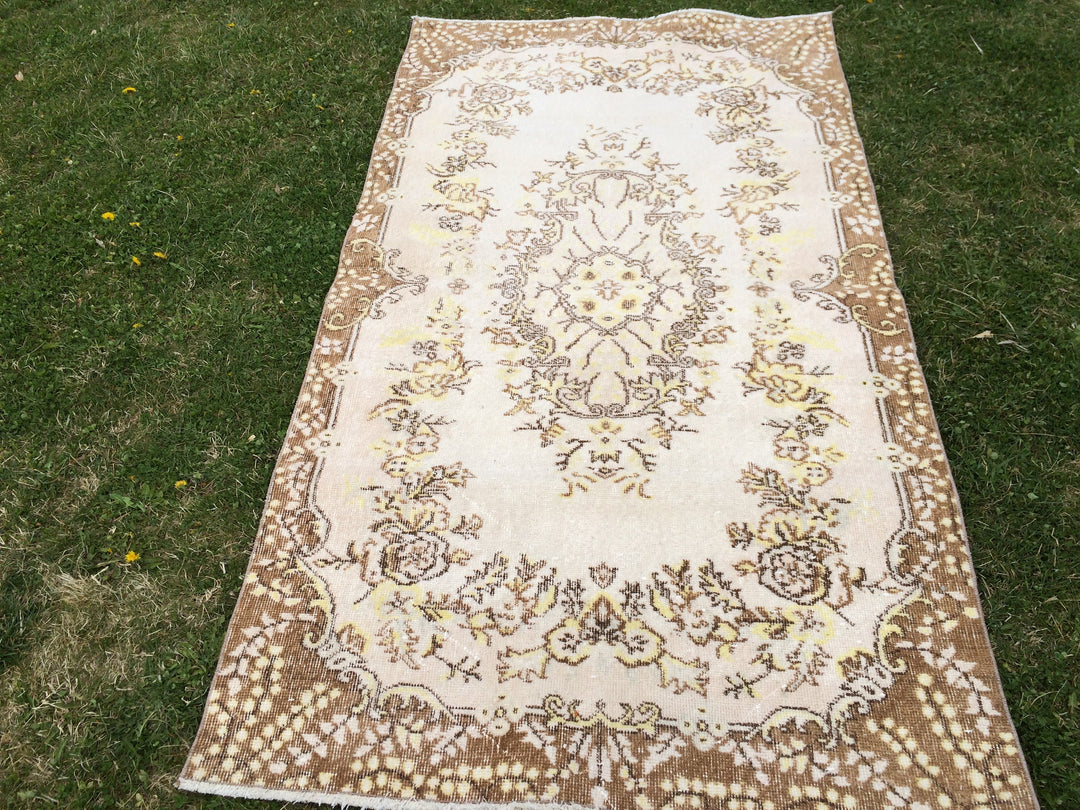Turkish Oushak Runner Rug 2'6" x 10'1" Hand-Knotted pattern