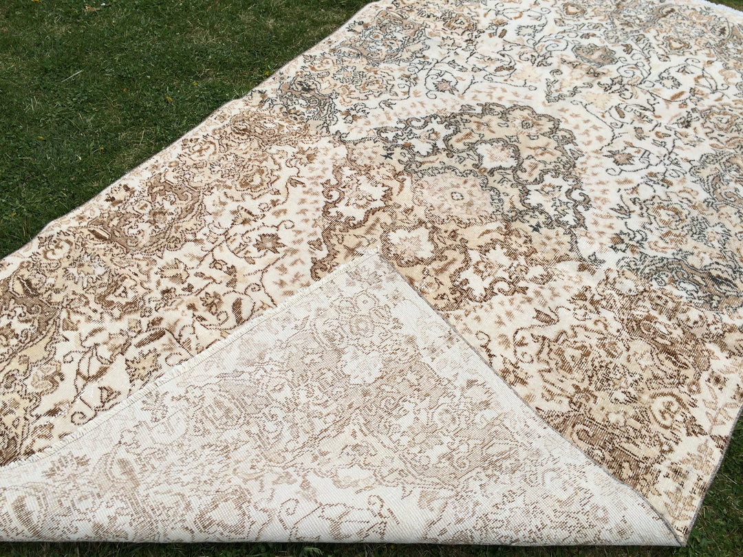 Rust Turkish Oushak Rug 5' 6" x 10' Hand-Knotted texture
