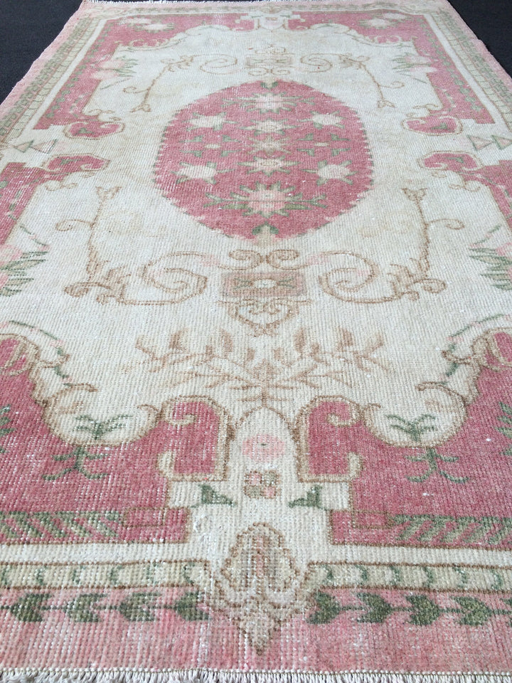 Pink Turkish Oushak Rug Hand-Knotted detail