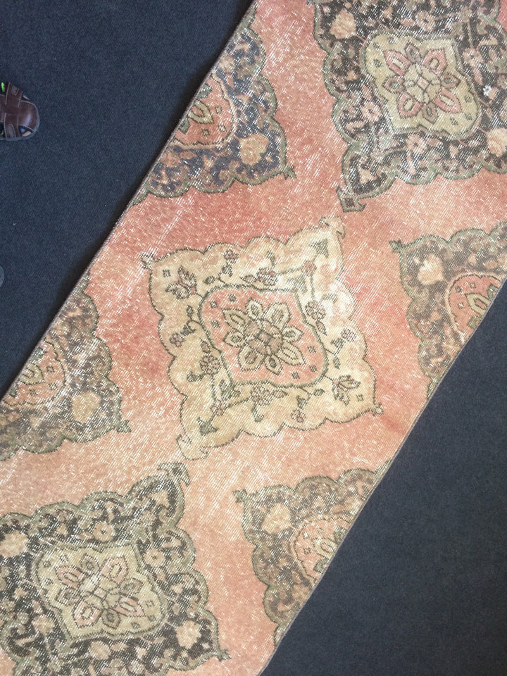 Runner Runner Rug 2' 10" x 13' - No. WR20983