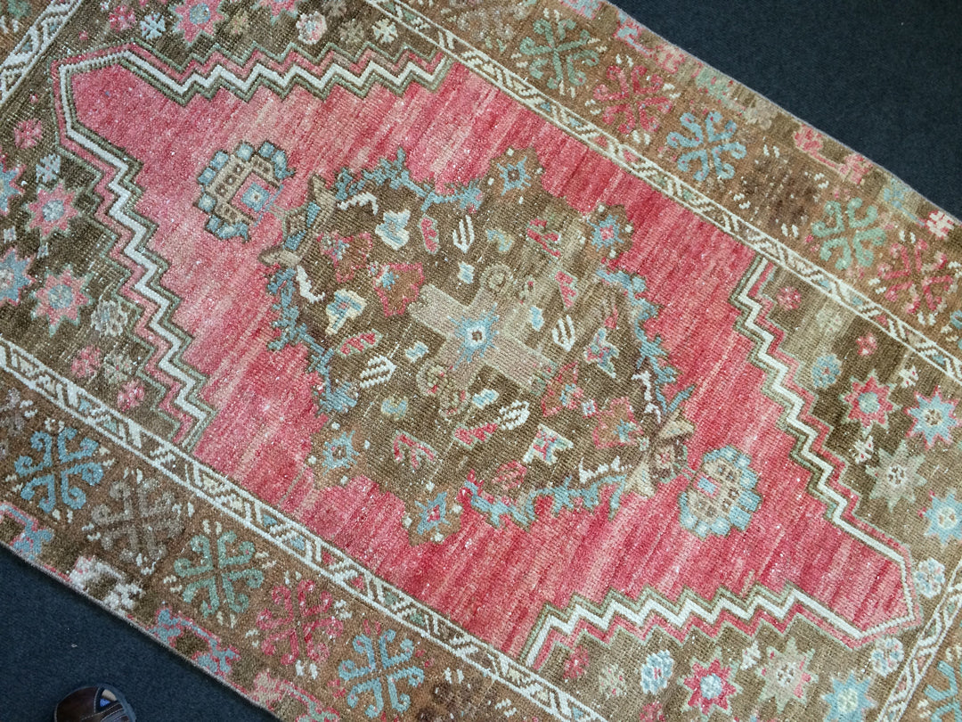 Pink Turkish Oushak Runner Rug 2'7" x 9'10" Hand-Knotted border