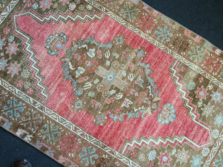Pink Turkish Oushak Runner Rug 2'7" x 9'10" Hand-Knotted border