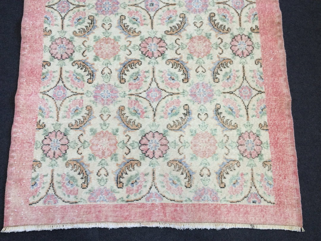 Turkish Oushak Rug 2'7" x 9'10" Hand-Knotted close-up