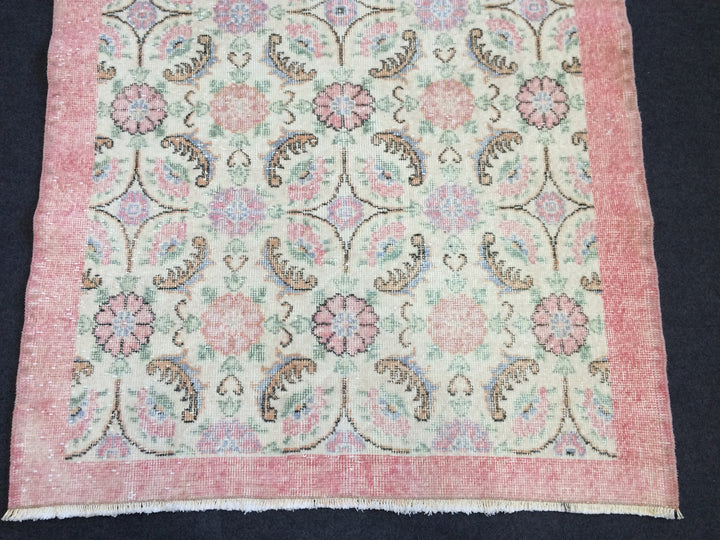 Turkish Oushak Rug 2'7" x 9'10" Hand-Knotted close-up
