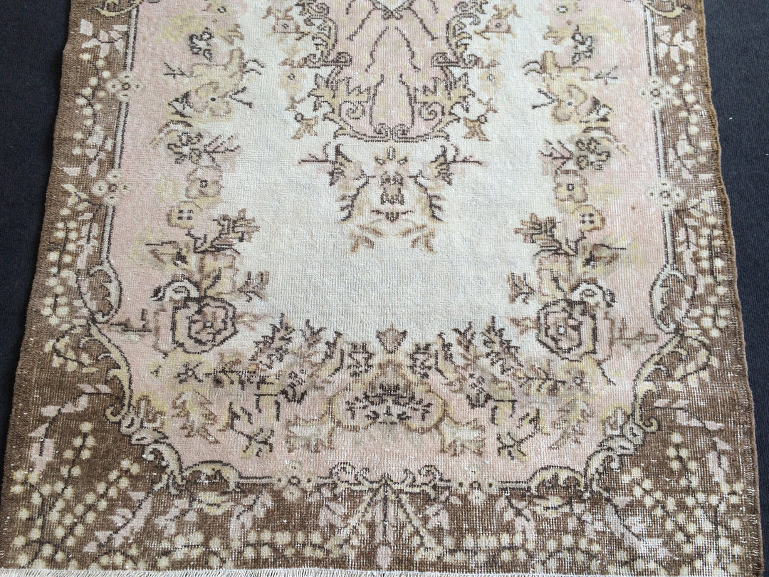 Beige Turkish Runner Rug 4' x 7' 6" Hand-Knotted pattern