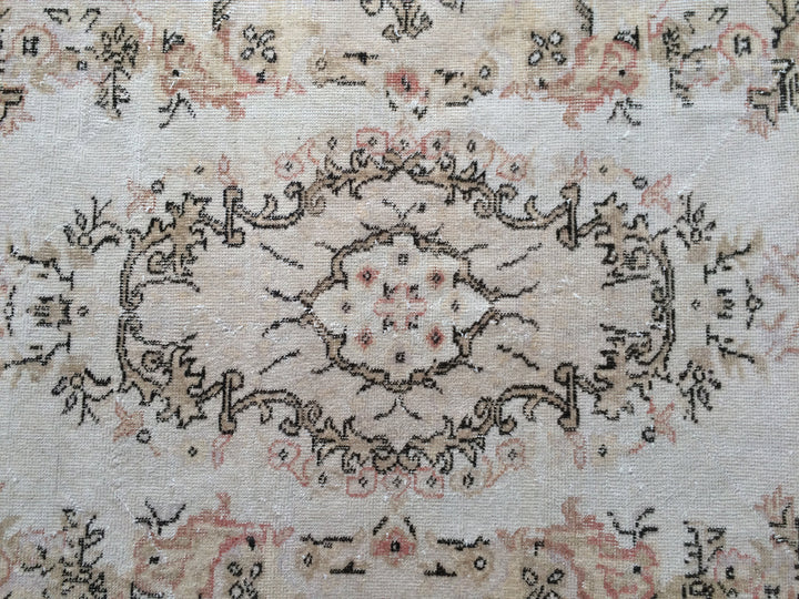 Rust Turkish Runner Rug 4' x 6' Hand-Knotted pattern
