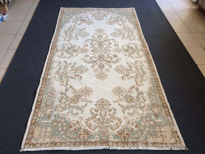 Rust Turkish Oushak Rug 2'7" x 10'1" Hand-Knotted detail