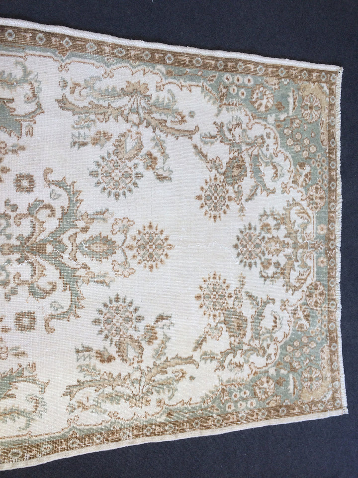 Rust Turkish Oushak Rug 2'7" x 10'1" Hand-Knotted pattern