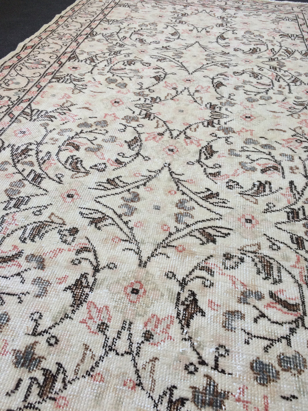 Turkish Oushak Rug 10'6" x 14'2" Hand-Knotted texture