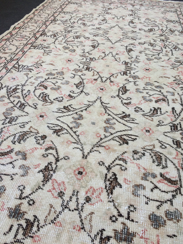 Turkish Oushak Rug 10'6" x 14'2" Hand-Knotted texture