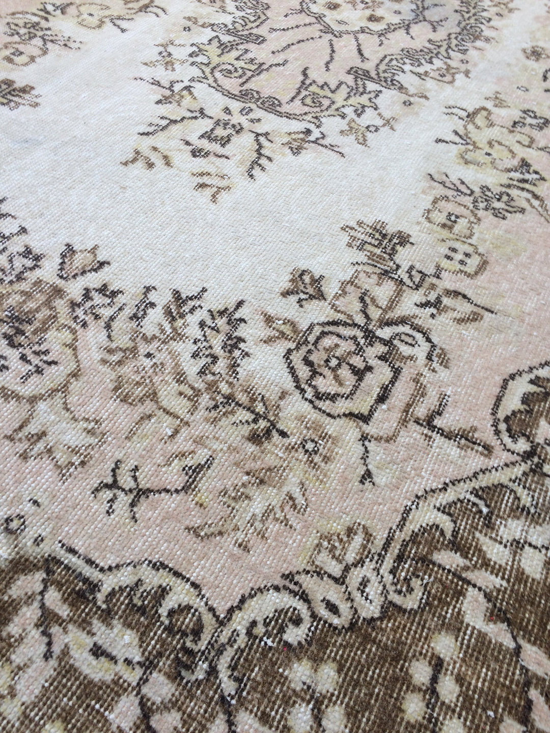 Turkish Oushak Rug 2'7" x 10'1" Hand-Knotted field