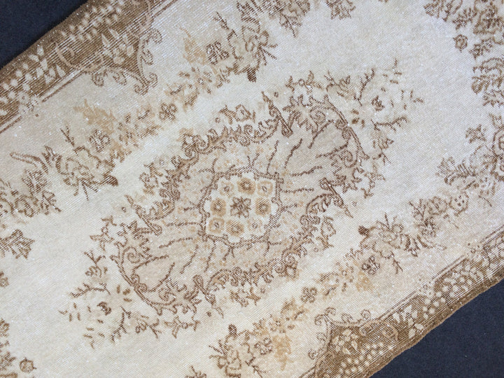 Turkish Oushak Runner Rug 2'8" x 9'9" Hand-Knotted border