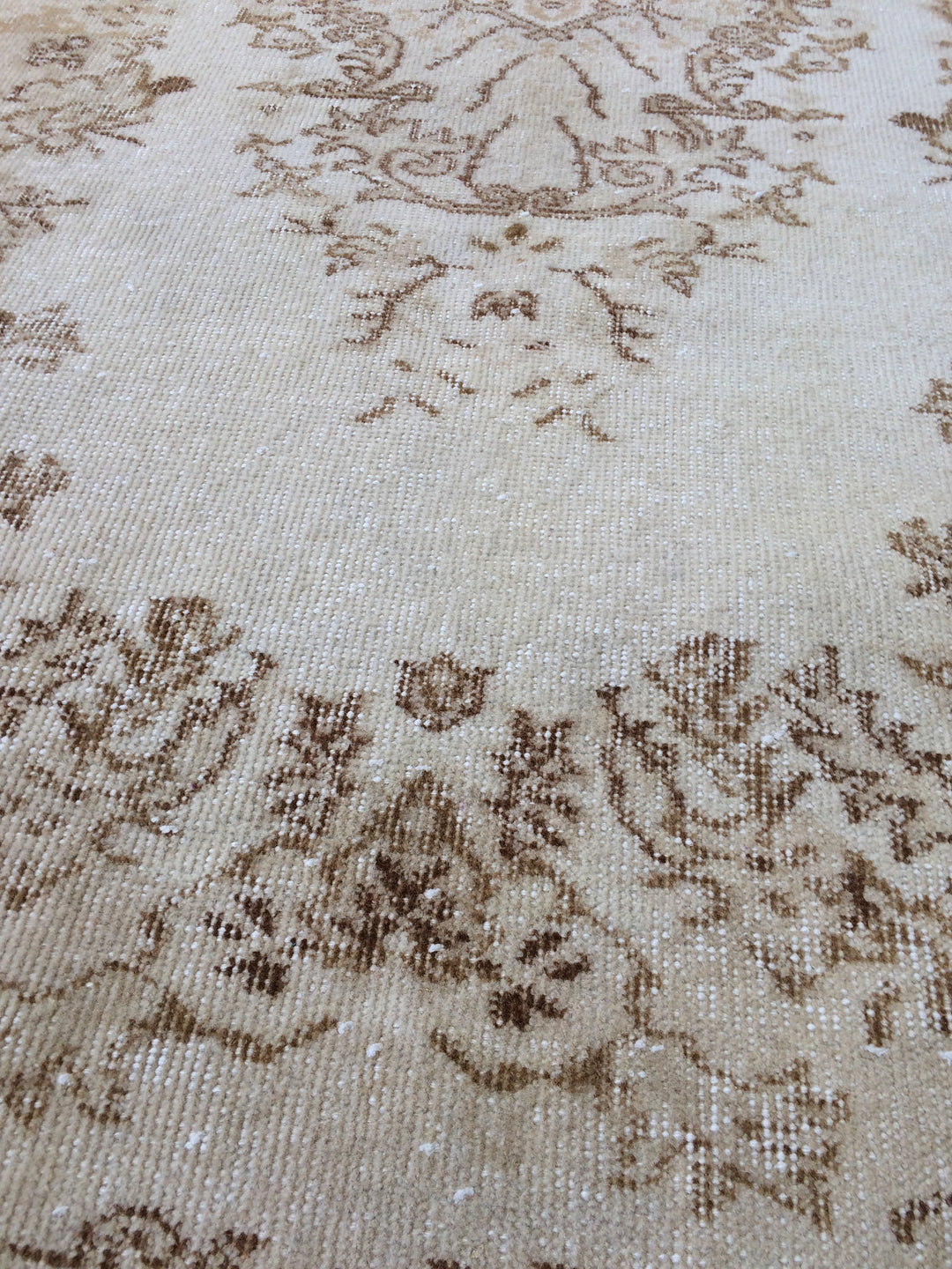 Turkish Oushak Runner Rug 2'8" x 9'9" Hand-Knotted texture